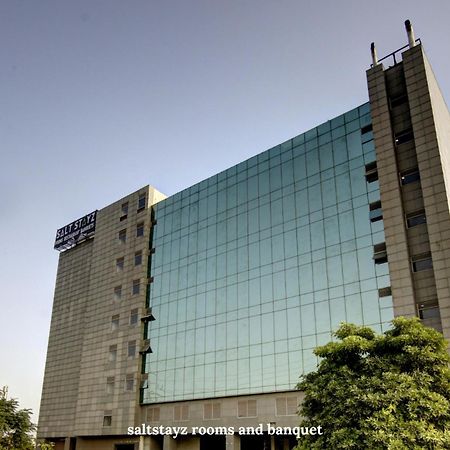 Saltstayz Premier Executive Serviced Apartment - Golf Course Extension Road Gurgaon Zewnętrze zdjęcie