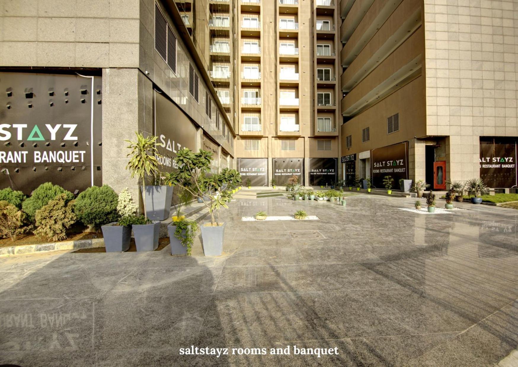 Saltstayz Premier Executive Serviced Apartment - Golf Course Extension Road Gurgaon Zewnętrze zdjęcie