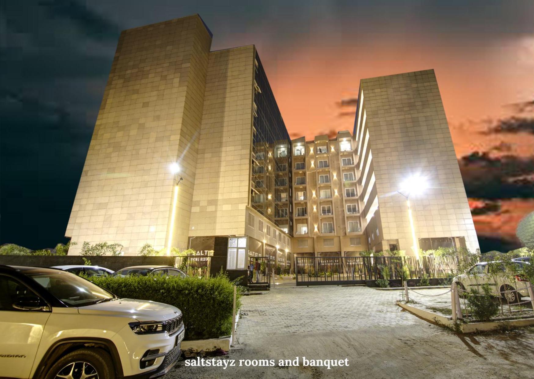 Saltstayz Premier Executive Serviced Apartment - Golf Course Extension Road Gurgaon Zewnętrze zdjęcie