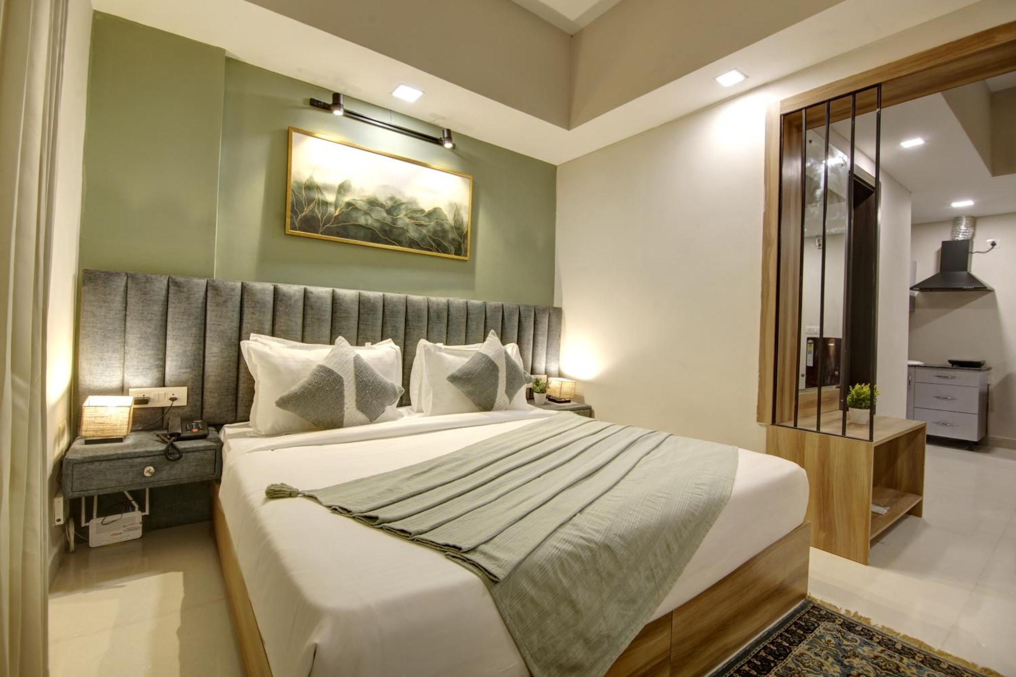 Saltstayz Premier Executive Serviced Apartment - Golf Course Extension Road Gurgaon Zewnętrze zdjęcie