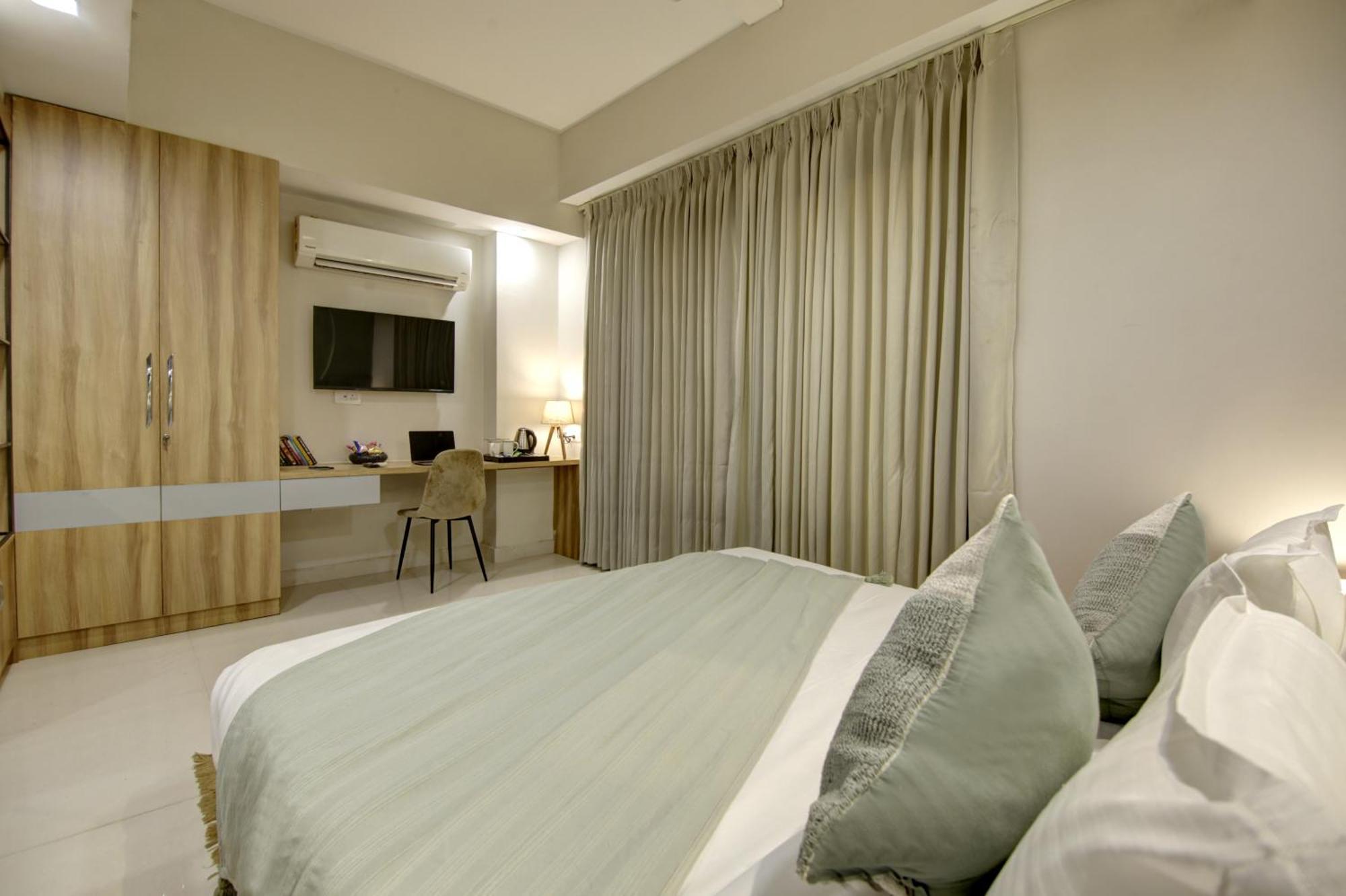Saltstayz Premier Executive Serviced Apartment - Golf Course Extension Road Gurgaon Zewnętrze zdjęcie