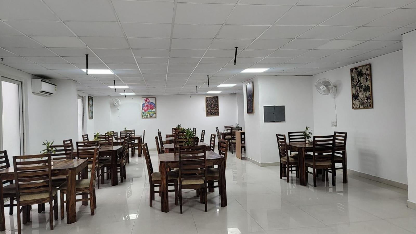 Saltstayz Premier Executive Serviced Apartment - Golf Course Extension Road Gurgaon Zewnętrze zdjęcie